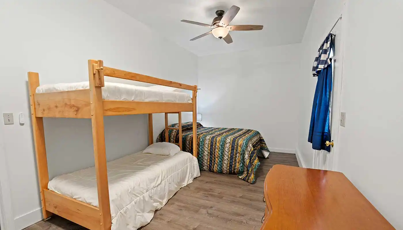 Thomas Parkside Cottages business image in Oscoda, MI