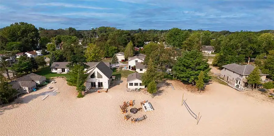 Thomas Parkside Cottages business image in Oscoda, MI